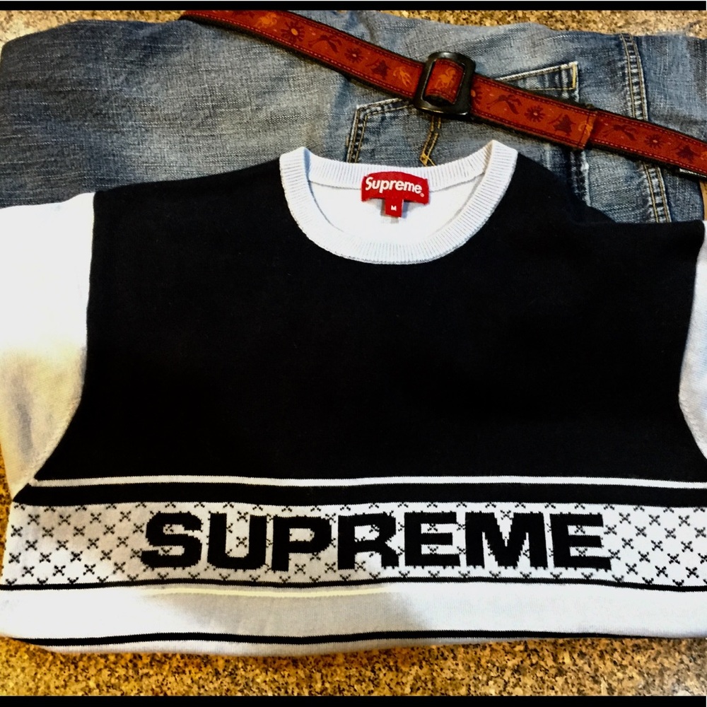 “Look at me” Supreme-logo Sweater